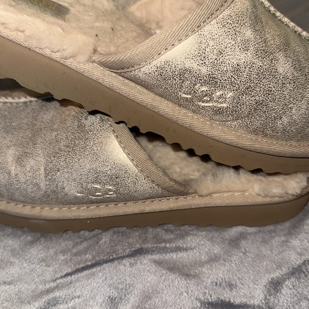 UGG Slipper Gold